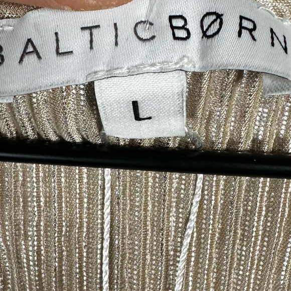 New BALTIC BORN Venus Pleated Maxi Dress Long Sleeve Gold Shimmer Size Large - Picture 8 of 10